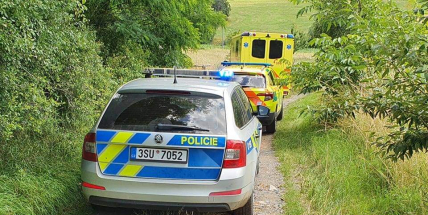 Do dětského tábora na Příbramsku letěl vrtulník pro zraněnou dívku