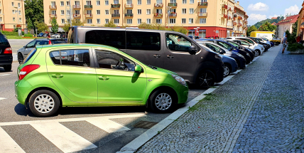 Na sídlišti budou v budoucnu parkovací zóny, mají pomoct rezidentům