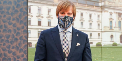 Některé laboratoře hlásí mutace pozdě, Vojtěch nevyloučil sankce