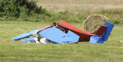 Na Příbramsku havarovalo letadlo, pilot nepřežil