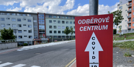 V pátek přibylo 140 nových případů, sedmidenní incidence klesla na jedenáct