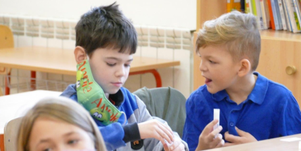 Školy, které budou chtít testovat PCR testy, to musí oznámit do 18. srpna