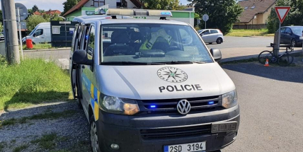 V Příbrami se srazili dva cyklisti, jeden skončil v nemocnici