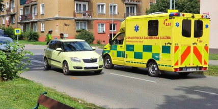 V Příbrami srazilo auto chodkyni, utrpěla lehké zranění