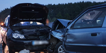 Hlavní tah na Sedlčany uzavřela nehoda tří aut na Vesteckém mostě, tři zranění