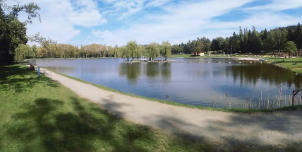 Kvalita vody v koupalištích se na konci sezony zhoršila