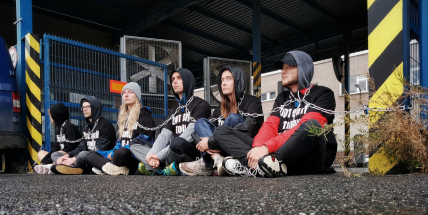 Aktivisté na jatkách brání zabití zvířat a požadují záchranu několika z nich