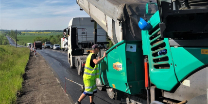 Stavbaři opraví strakonickou silnici od Chraštic na hranice kraje