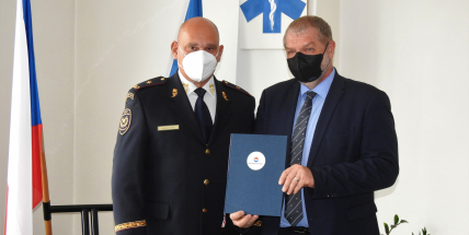 Příbramští hasiči mají od Povodí Vltavy nové norné stěny