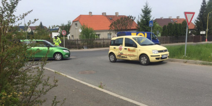 Dvě auta se srazila ve Zdabořské ulici