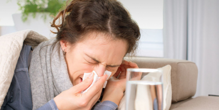 Lékař: Příznaky chřipky a covidu jsou podobné, potřeba je test