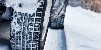 Zimní pneu zdražily o šest procent, je nedostatek surovin a dražší doprava