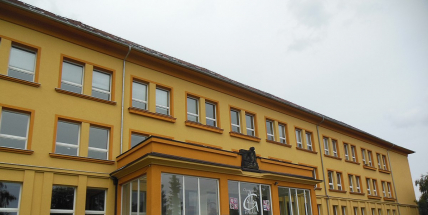 Výstava na příbramském gymnáziu mapuje 150letou historii školy