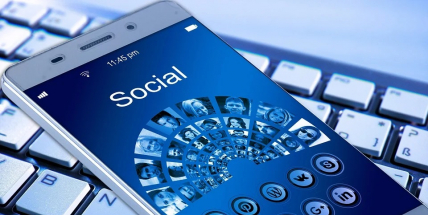 Facebook, Instagram a Whatsapp začaly po výpadku znovu fungovat