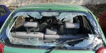 Policie odvolala pátrání po muži, který měl poničit zaparkovaná auta na Rynečku
