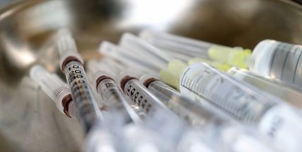 Vakcinologové doporučují přeočkování proti covidu po šesti měsících