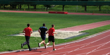 Školní hřiště budou otevřena i v létě