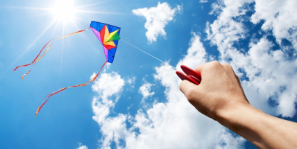 Symbolický drak vypuštěný nad pole měl rolníkům zaručit bohatou úrodu a odehnat případné škůdce