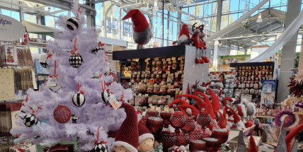 Obchody už začínají lákat zákazníky na předvánoční nákupy