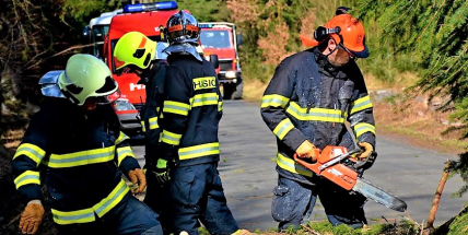 Příbramsko zasáhne ve čtvrtek silný vítr, hrozí škody na domech i problémy v dopravě