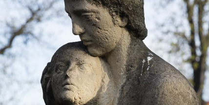 Nová výstava mapuje příbramské sochy a plastiky po roce 1945