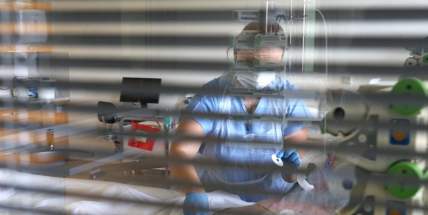 V pondělí přibylo 4264 nakažených covidem, v nemocnicích je přes 1000 lidí