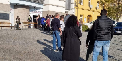 O bezplatné testy na covid před omezením jejich hrazení je v Příbrami velký zájem