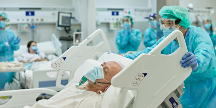 Ve středu přibylo v ČR 9460 nakažených covidem, o 3600 víc než před týdnem