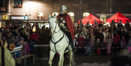 Putování se světýlky za svatým Martinem bylo zrušeno, lidé v Příbrami však procházku s lampiony připravují