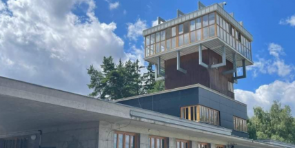 K sázení Aleje svobody u Památníku Vojna se zaregistrovalo 435 účastníků