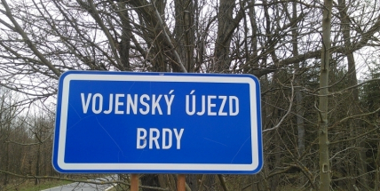 Brdům chybí mapy, telefonní signál, správci silnic a pyrotechnici