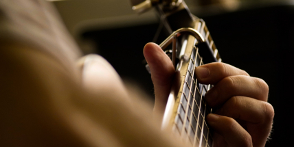 Víkendové hudební akce nabídnou kytarovky i party ve stylu „devadesátek“