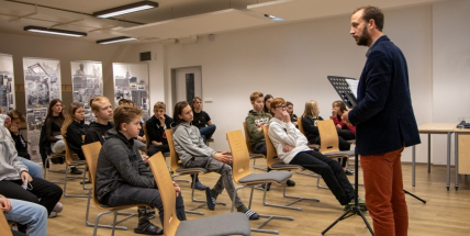 Krajina slz a radiace. V ZŠ Milín si připomněli období totality