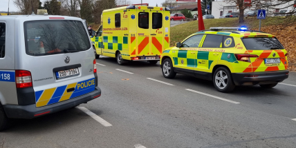 V Brodské ulici srazilo auto koloběžkáře