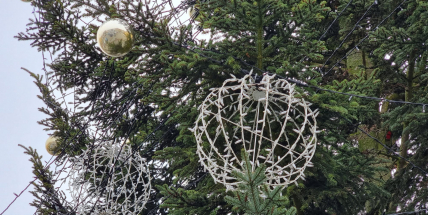 Rozsvícení vánočních stromů chystají některá středočeská města i online