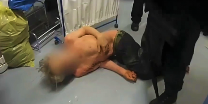 Policie zveřejnila video zákroku proti pacientovi v benešovské nemocnici, který se zabarikádoval na sále
