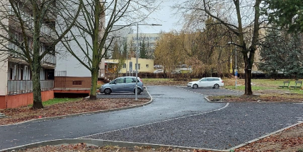 První část revitalizace je hotova, ve vnitrobloku je možné parkovat