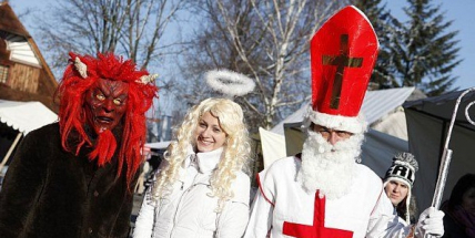 Ministr zdravotnictví nedoporučuje návštěvu čerta a Mikuláše, případně mají mít respirátory