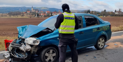 Policisté pátrají po řidiči, který u Hluboše způsobil dopravní nehodu