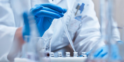 V neděli přibylo 3740 případů covidu, nejméně za neděli od 7. listopadu