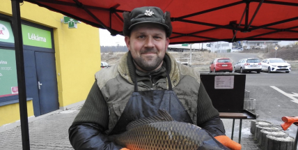 Cena kaprů letos mírně vzrostla, kilo stojí okolo 110 korun