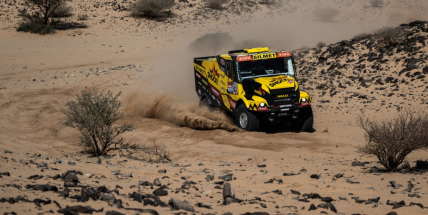 Macík zazářil na Dakaru třetím místem, Prokop a Loprais si drží pozice