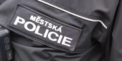Muž volal na městskou policii, že má škytavku