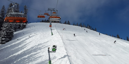Sněžku zasáhl orkán o síle až 126 km/h, oba úseky lanovky stojí