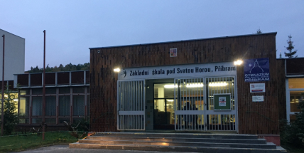 Testy v příbramských školách ukázaly další šíření epidemie, v karanténě je 13 tříd