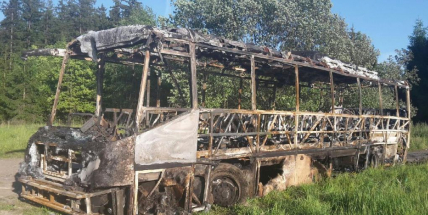 Z autobusu zůstala jenom kostra