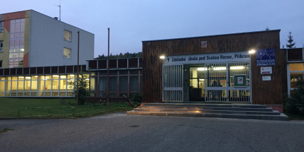 V příbramských základkách zůstává třetinová absence, doma je téměř 1200 dětí