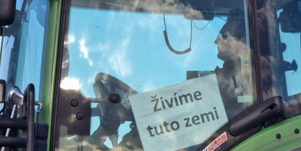 Zemědělci odvolali dnešní protest, premiér s nimi chce jednat