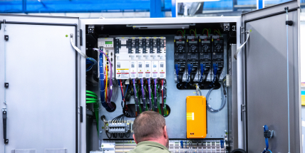 Firma SENCO se rozšiřuje a nabízí stabilní příležitosti uplatnění