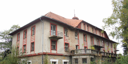 Rožmitál chystá demolici penzionu Třemšín, někdejšího Brdského ráje